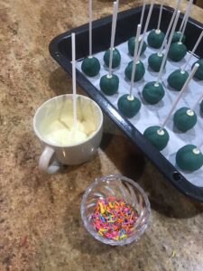 Cake Pops decorate with sprinkles