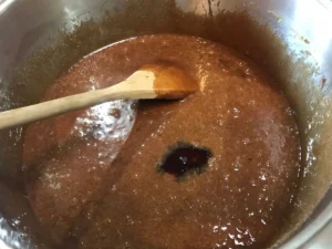 Stir in the vanilla essence.