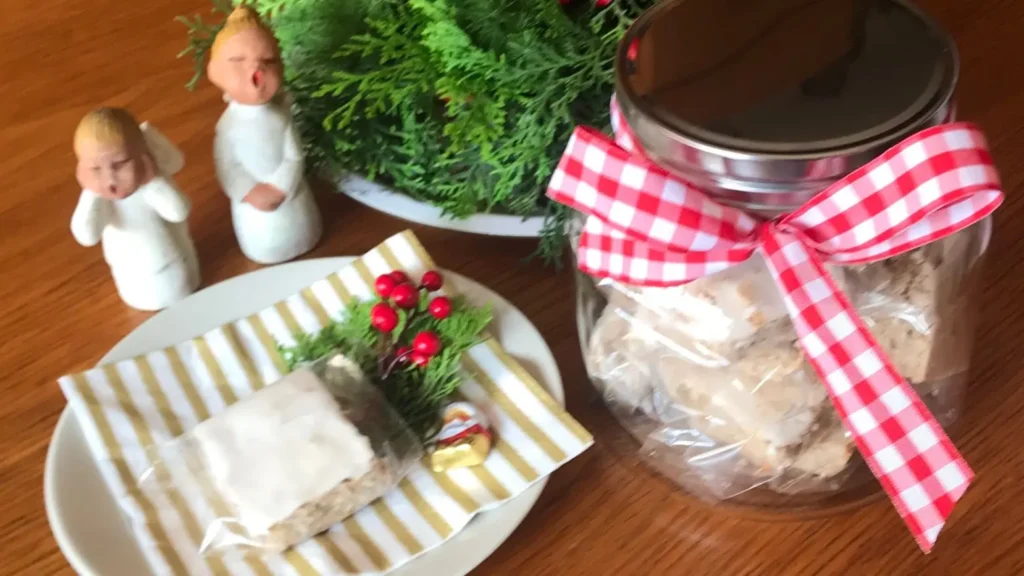 Pfefferkuchen vom Blech slices with icing, served as a festive German holiday treat