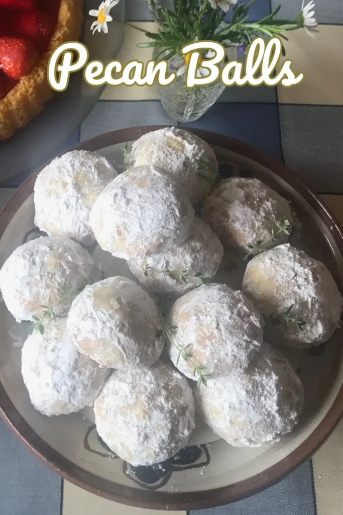 Finished Pecan Balls dusted with icing sugar